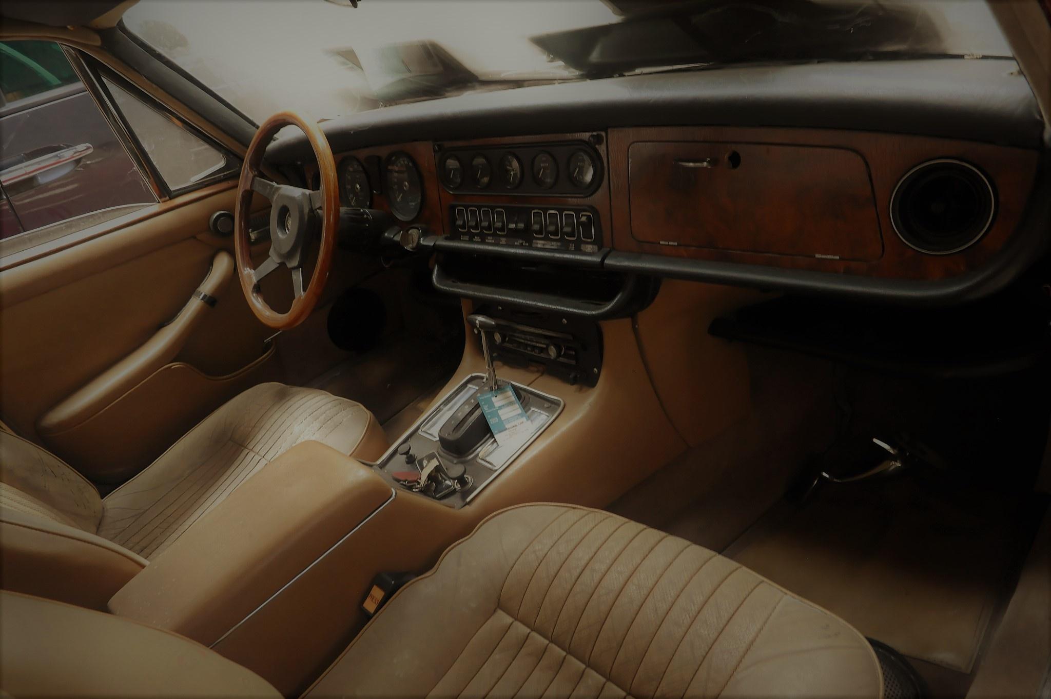 jaguar-xj12-intérieur