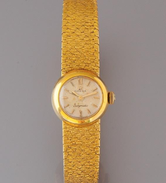 Montre femme omega or 2025