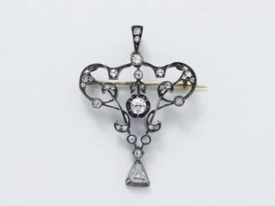 Broche, travail russe, or et argent