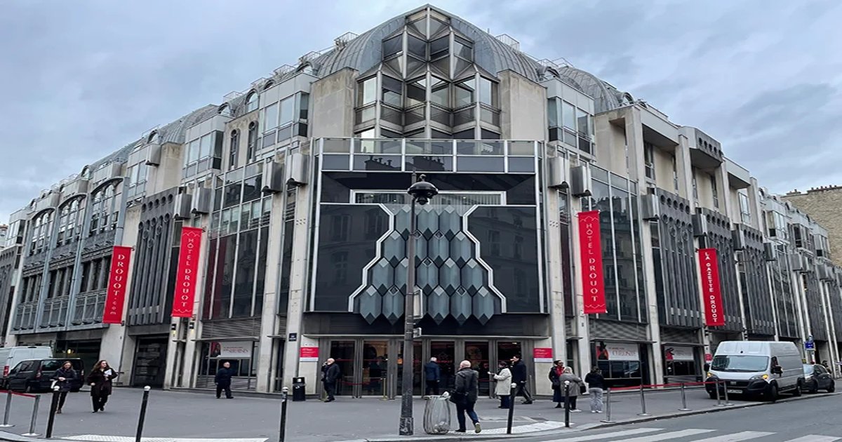 Façade de l’Hôtel Drouot à Paris – lieu des ventes aux enchères