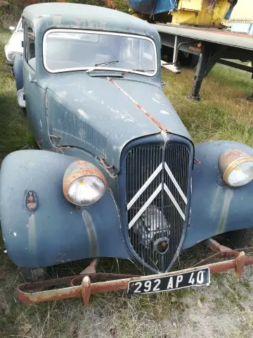 citroen-traction-avant- voiture-collection